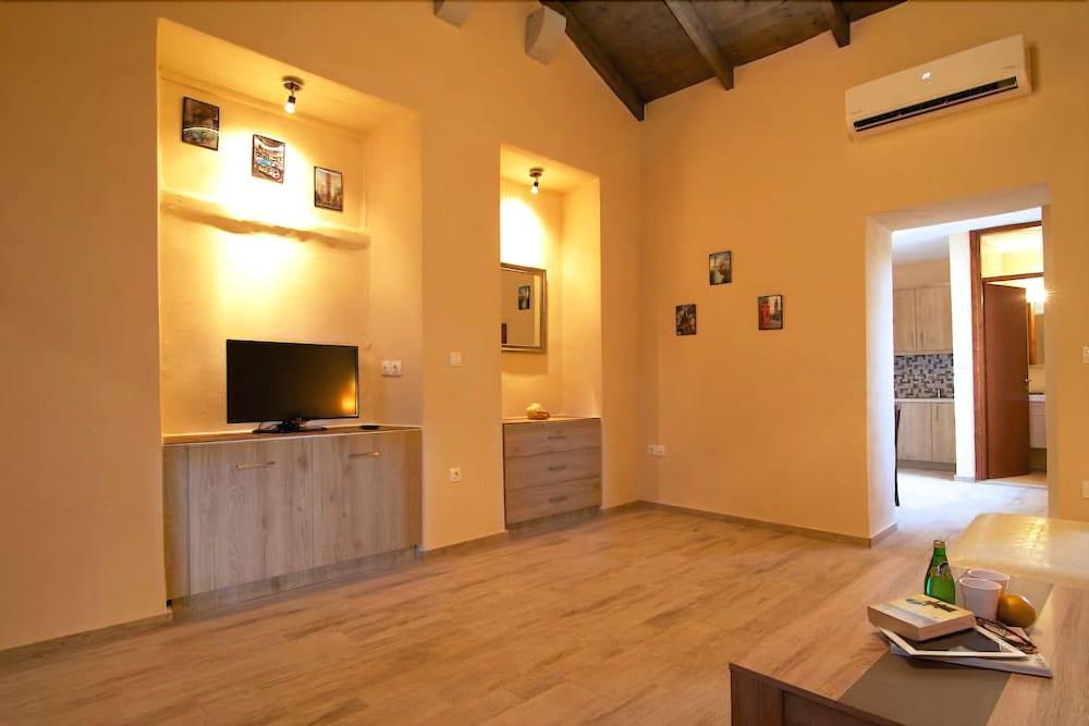 העיירה רתימנו Asikiko Suites מראה חיצוני תמונה